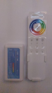 картинка Котроллер RGBW с радиопультом 2.4G RF 192-384W 4x4A 12-24V от магазина gslight