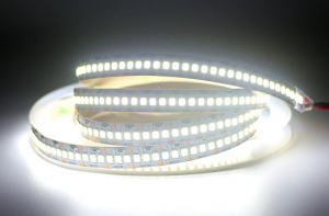 картинка Лента SMD 2835 240LED/m IP33 24V 22Вт/м (белый-холодный) PRO от магазина gslight